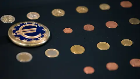 Diferentes monedas de euro pertenecientes a una exposición Diferentes monedas de euro pertenecientes a una exposición