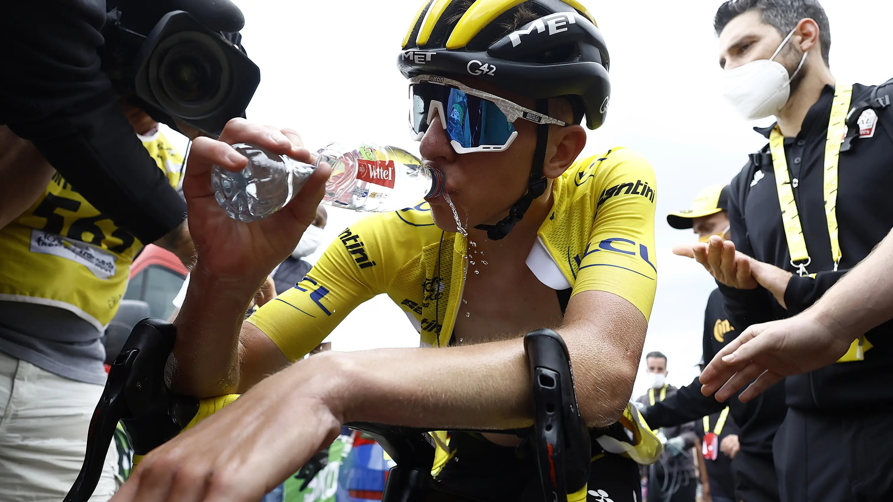 Pogacar no se rinde tras su pájara en el Col du Granon y perder el liderato: "Voy a atacar desde mañana" Pogacar no se rinde tras su pájara en el Col du Granon y perder el liderato: "Voy a atacar desde mañana"