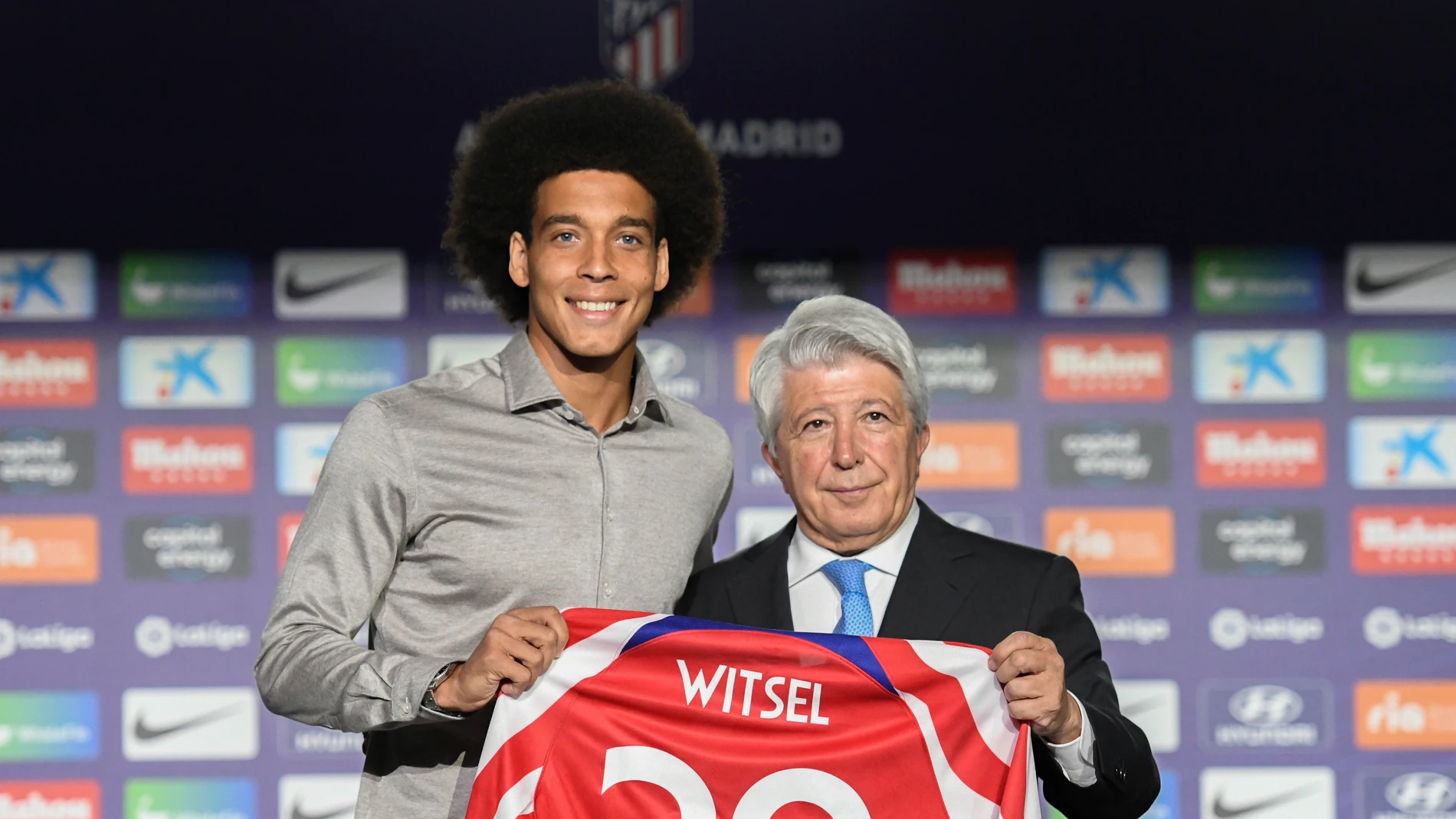 Axel Witsel, en su presentación con el Atlético de Madrid Axel Witsel, en su presentación con el Atlético de Madrid