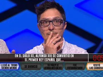 Alfonso XIII se niega a abdicar en '¡Boom!' y deja sin pleno a los ‘Sindulfos’ Alfonso XIII se niega a abdicar en '¡Boom!' y deja sin pleno a los ‘Sindulfos’