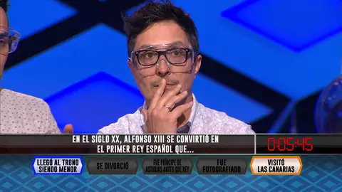 Alfonso XIII se niega a abdicar en '¡Boom!' y deja sin pleno a los ‘Sindulfos’ Alfonso XIII se niega a abdicar en '¡Boom!' y deja sin pleno a los ‘Sindulfos’