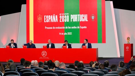 Luis Rubiales, en el anuncio de las sedes de Espa&ntilde;a para el Mundial 2030 celebrado en la Ciudad del F&uacute;tbol de Las Rozas