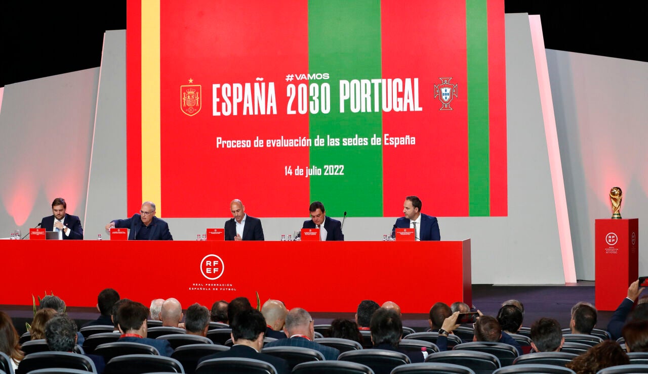 Luis Rubiales, en el anuncio de las sedes de Espa&ntilde;a para el Mundial 2030 celebrado en la Ciudad del F&uacute;tbol de Las Rozas