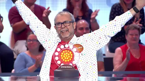 “Me ha dolido hasta a mí”: El ataque de risa de Roberto Leal por el “ridículo” de Arturo González-Campos “Me ha dolido hasta a mí”: El ataque de risa de Roberto Leal por el “ridículo” de Arturo González-Campos