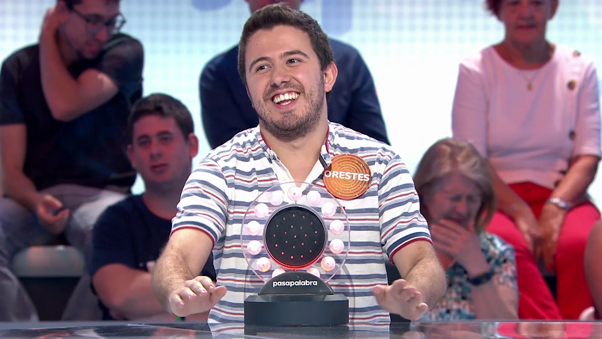 Arturo González-Campos amaga con ‘abandonar’ a Orestes tras su último chiste: “Se me quitan las ganas”