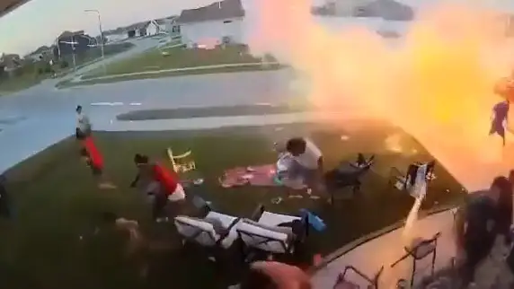 La historia del v&iacute;deo viral de la celebraci&oacute;n del 4 de julio que pudo terminar en tragedia familiar