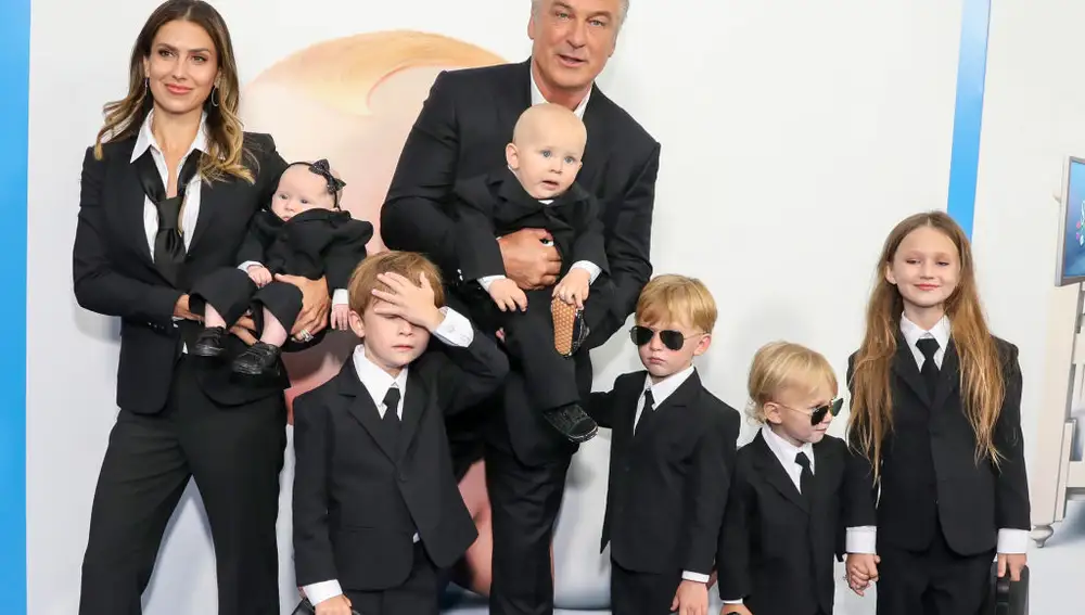 Hilaria Baldwin y Alec Baldwin con sus seis hijos