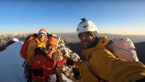 'One Push', la nueva vía abierta por los hermanos Pou en los Andes 'One Push', la nueva vía abierta por los hermanos Pou en los Andes