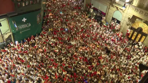 Pamplona despide los sanfermines pospandemia entonando ´Pobre de mí´ Pamplona despide los sanfermines pospandemia entonando ´Pobre de mí´