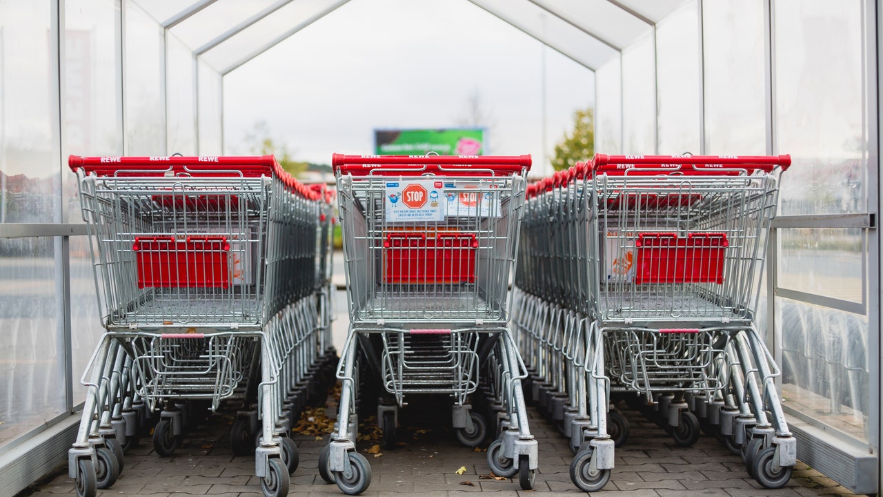 Mercadona, Carrefour, Lidl, Tag, El Corte England, Alcampo Mercadona, Carrefour, Lidl, Tag, El Corte England, Alcampo