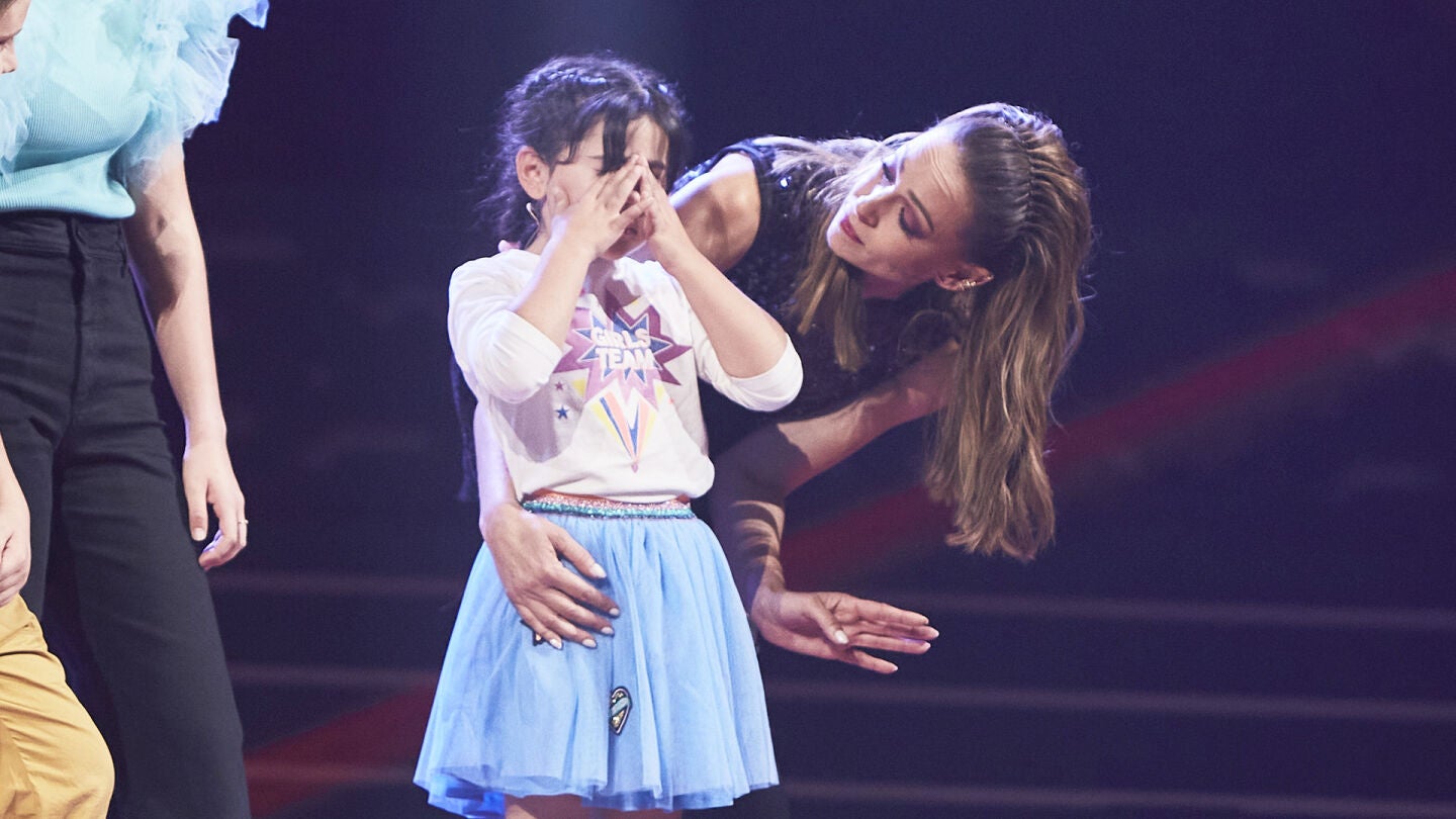 La ternura de la pequeña Macarena, la elegida por el público 