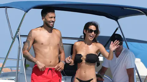 Tamara Gorro y Ezequiel Garay en Ibiza Tamara Gorro y Ezequiel Garay en Ibiza