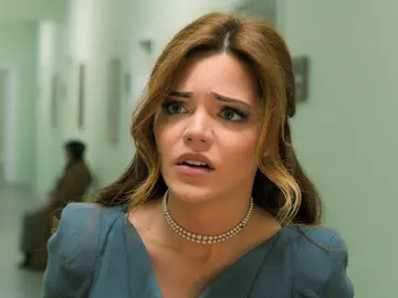 Züleyha entra en pánico al enterarse que Demir ha disparado a Fekeli Züleyha entra en pánico al enterarse que Demir ha disparado a Fekeli