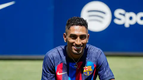 Raphinha, presentado como jugador del Barcelona: "He venido a ganar títulos" Raphinha, presentado como jugador del Barcelona: "He venido a ganar títulos"