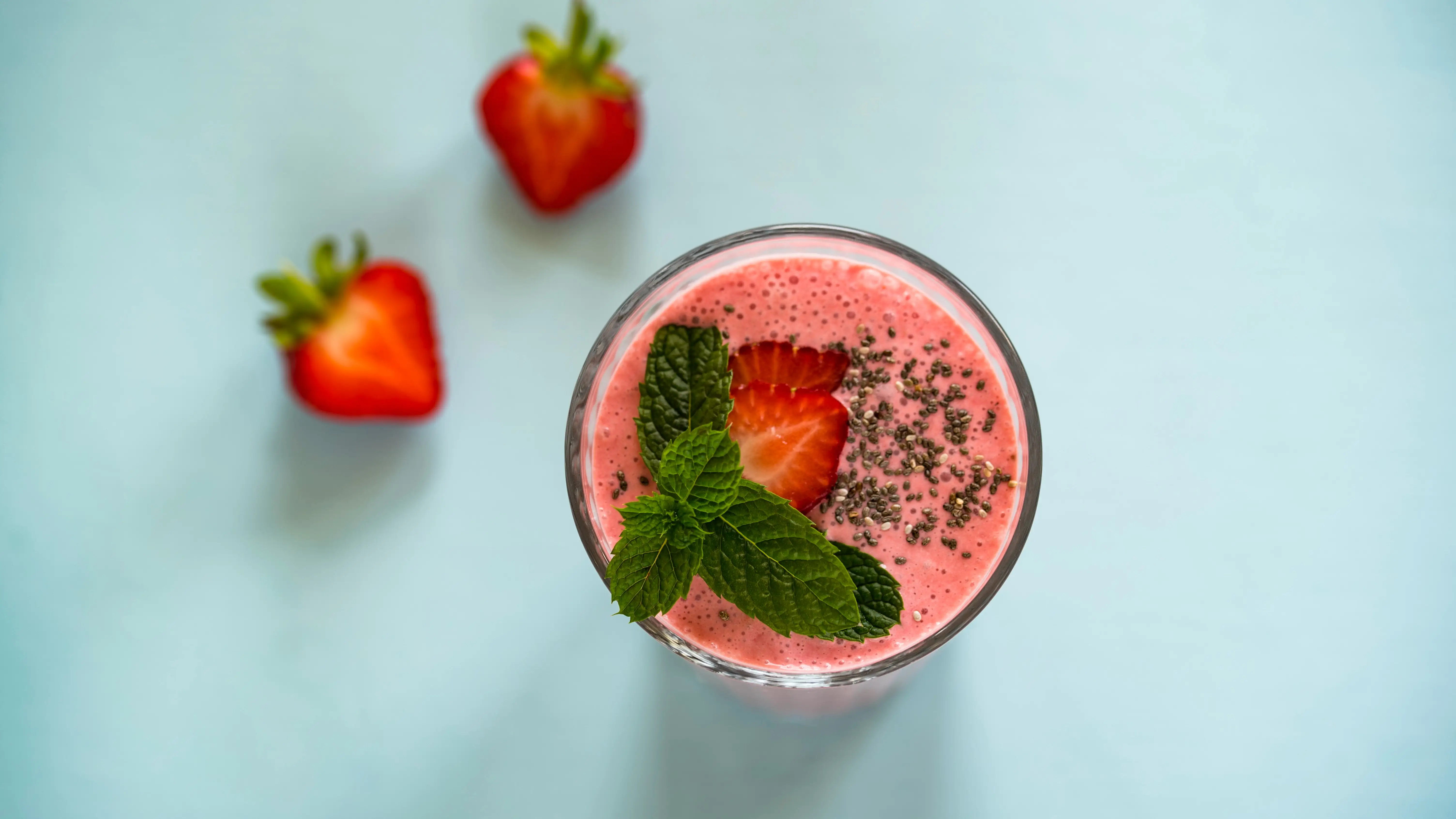 Un smoothie puede ser una buena opción para enfriar tu cuerpo durante la ola de calor Un smoothie puede ser una buena opción para enfriar tu cuerpo durante la ola de calor