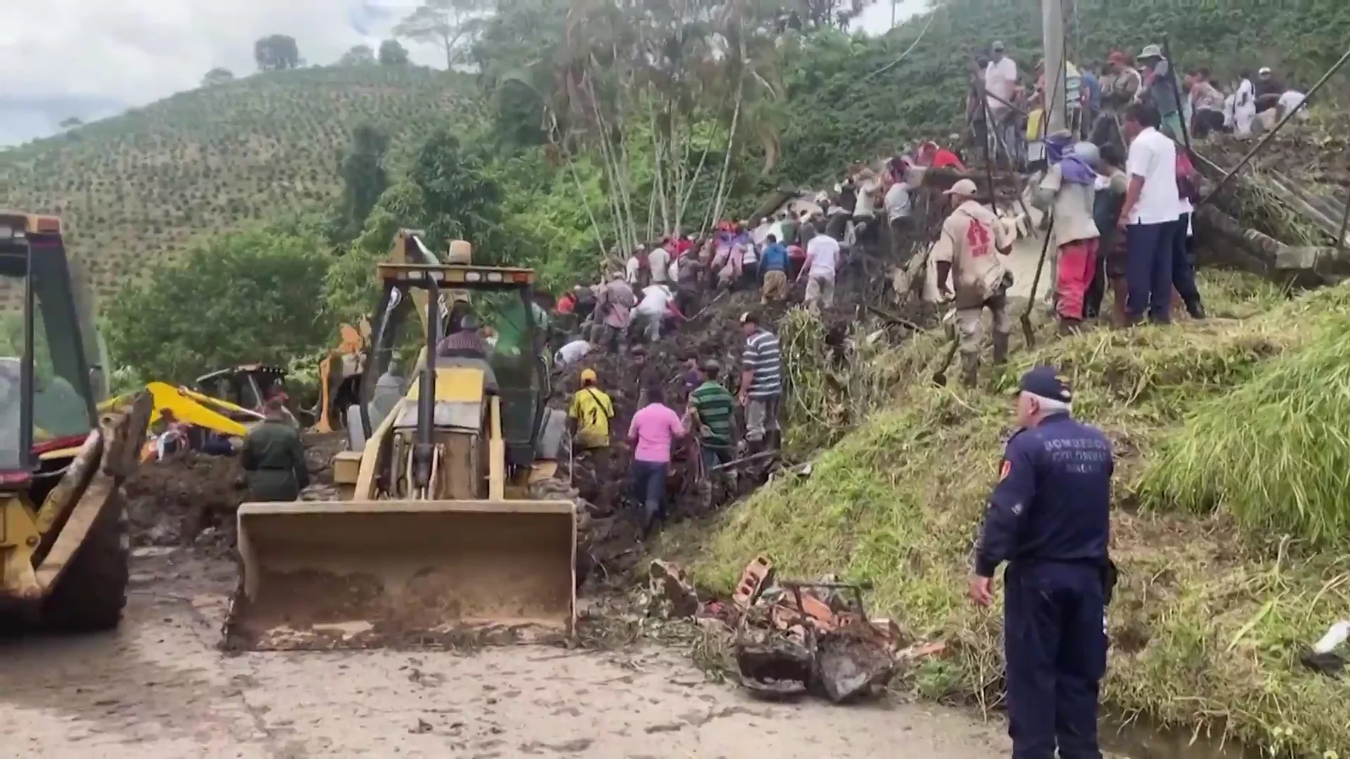 Desprendimiento tierra colegio Colombia