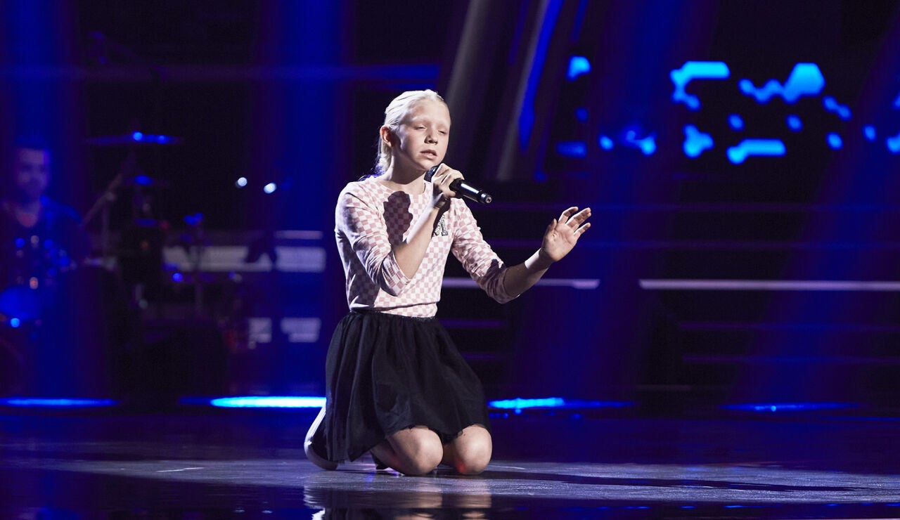 Marta Porris sorprende con su versi&oacute;n del tema del musical de Dr&aacute;cula en los Asaltos 