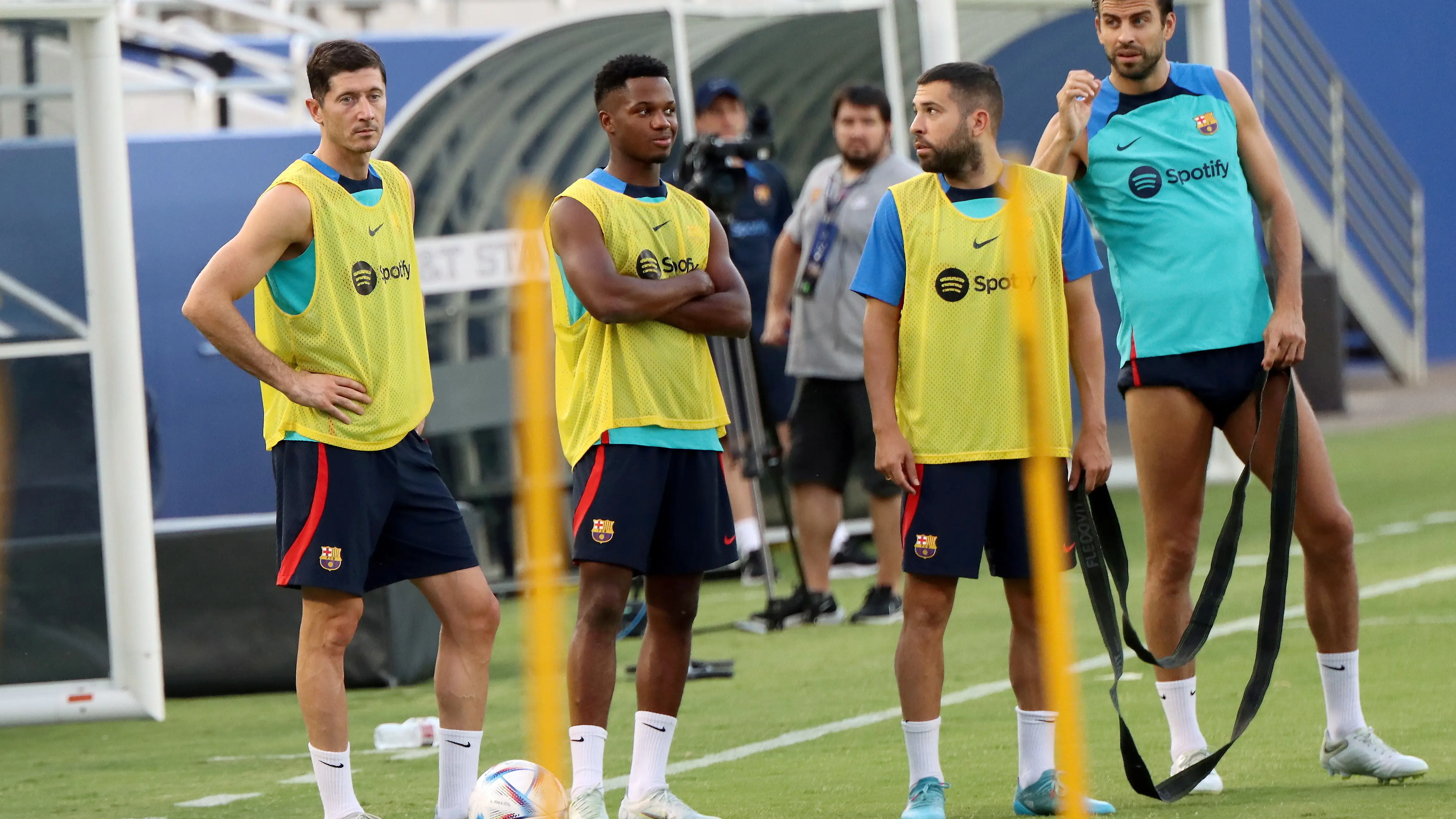 Robert Lewandowski, en un entrenamiento con el Barcelona Robert Lewandowski, en un entrenamiento con el Barcelona