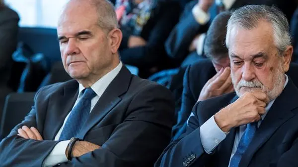 Los expresidentes de la Junta de Andalucía Manuel Chaves y José Antonio Griñán Los expresidentes de la Junta de Andalucía Manuel Chaves y José Antonio Griñán
