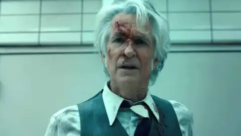 El Doctor Martin Brenner en 'Stranger Things' El Doctor Martin Brenner en 'Stranger Things'
