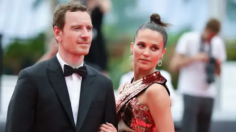 Michae Fassbender y Alicia Vikander Michae Fassbender y Alicia Vikander