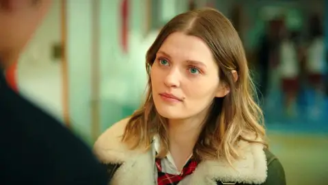 Doruk rompe su relación con Harika: "A partir de ahora solo quiero que seamos amigos” Doruk rompe su relación con Harika: "A partir de ahora solo quiero que seamos amigos”