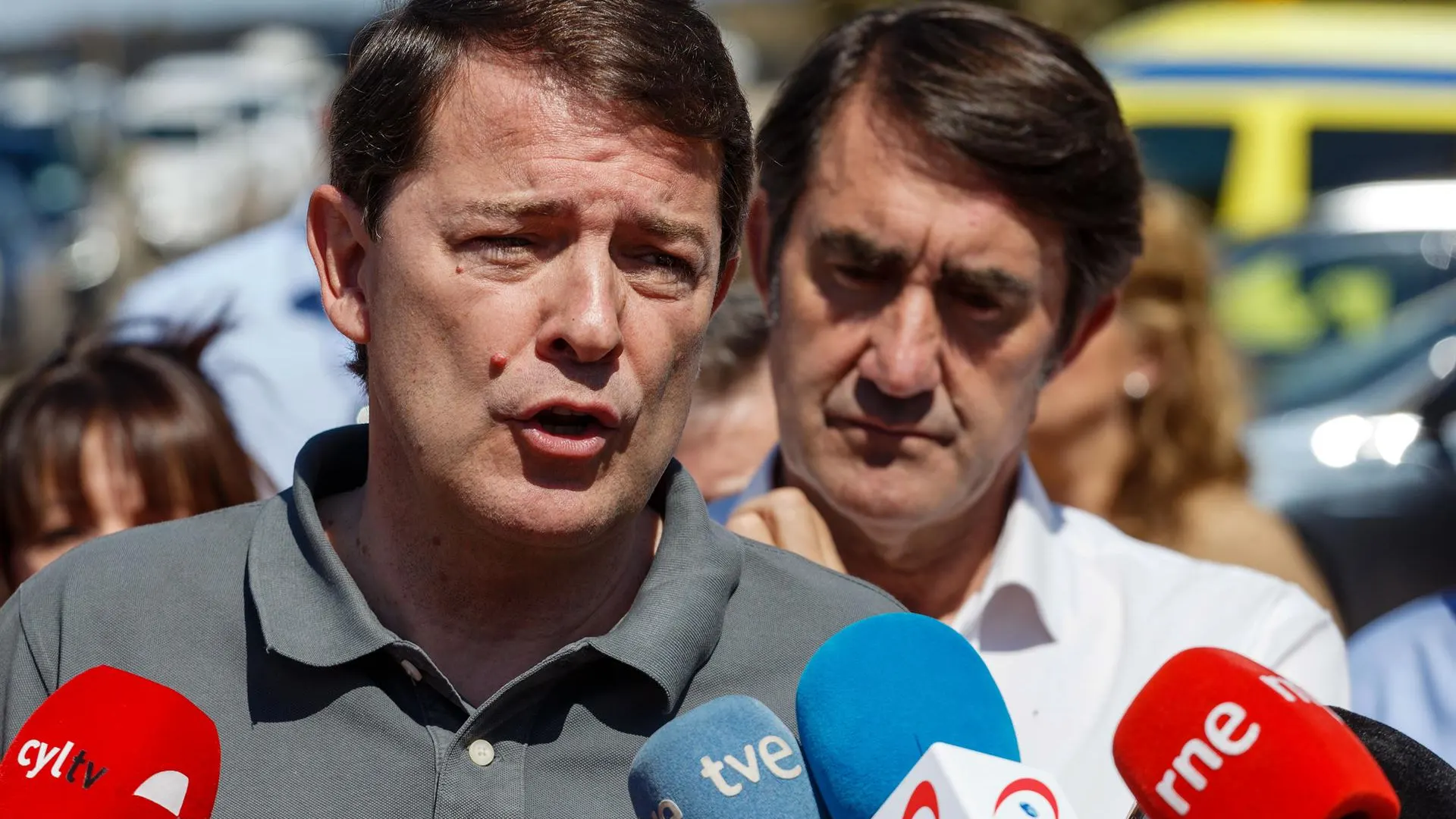 Alfonso Fern&aacute;ndez Ma&ntilde;ueco ante los medios de comunicaci&oacute;n