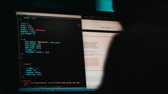 Imagen de archivo de un hacker