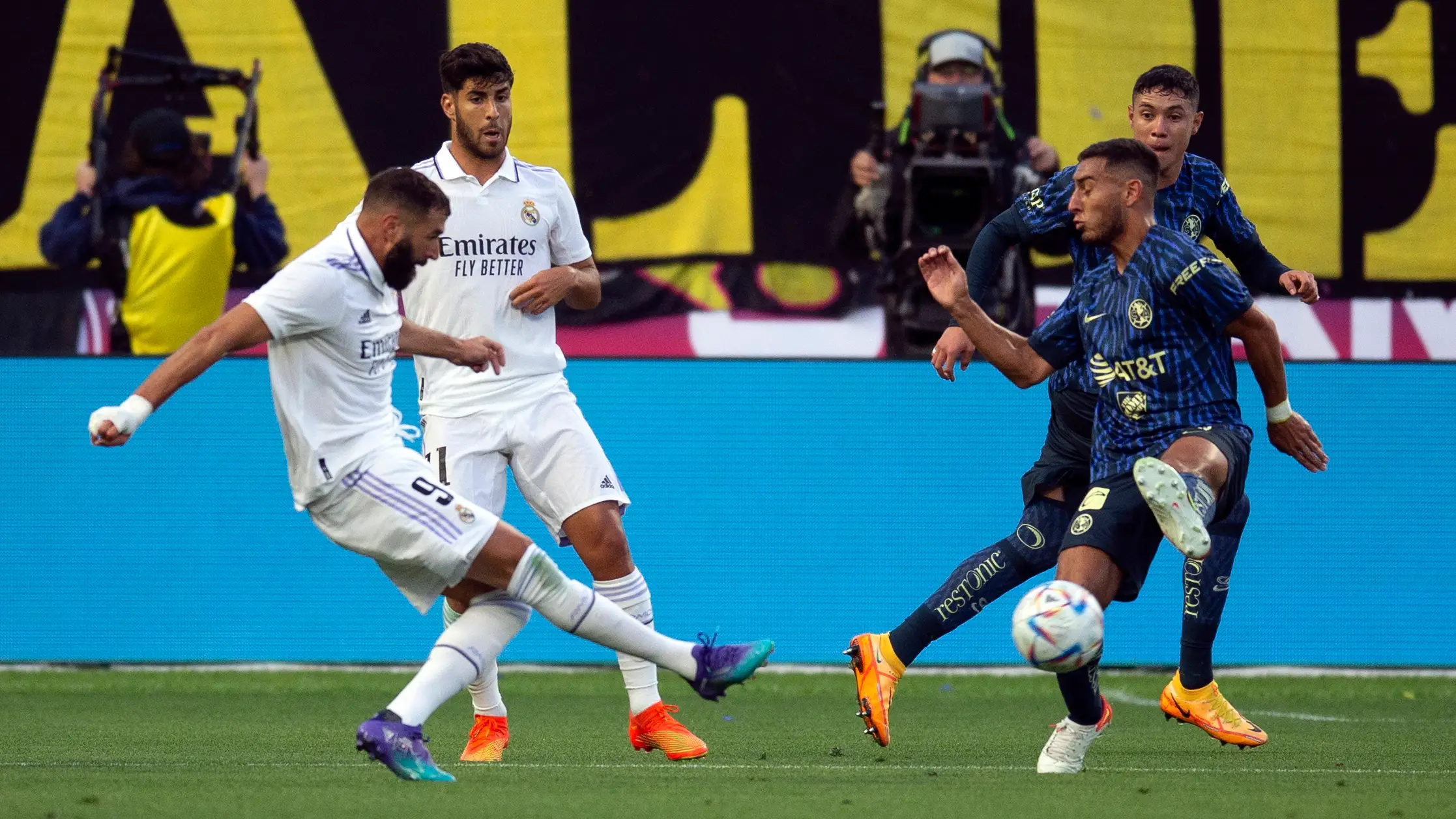 Benzema engancha un disparo para empatar el partido Benzema engancha un disparo para empatar el partido