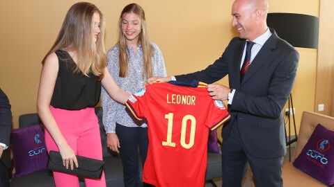 Princesa Leonor e infanta Sofía