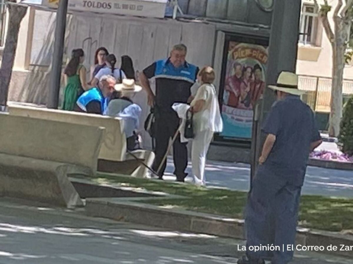 Una pareja de ancianos practica sexo oral a plena luz del día en una plaza de Zamora