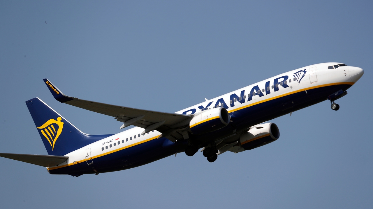 15 Minutes of Terror in the Sky: An Emergency Landing Story Due to Unpredictable Passenger Behavior ✈️