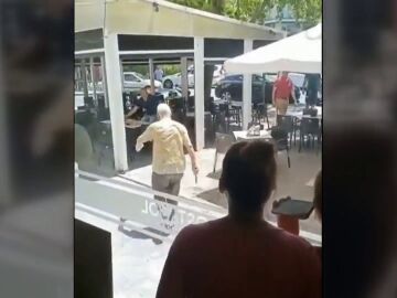 Un anciano apuñala a los propietarios de un bar en Córdoba