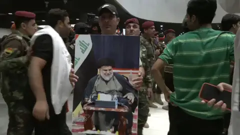 Miles de ciudadanos de Irak protestan por el candidato a ser el nuevo primer ministro del país Miles de ciudadanos de Irak protestan por el candidato a ser el nuevo primer ministro del país