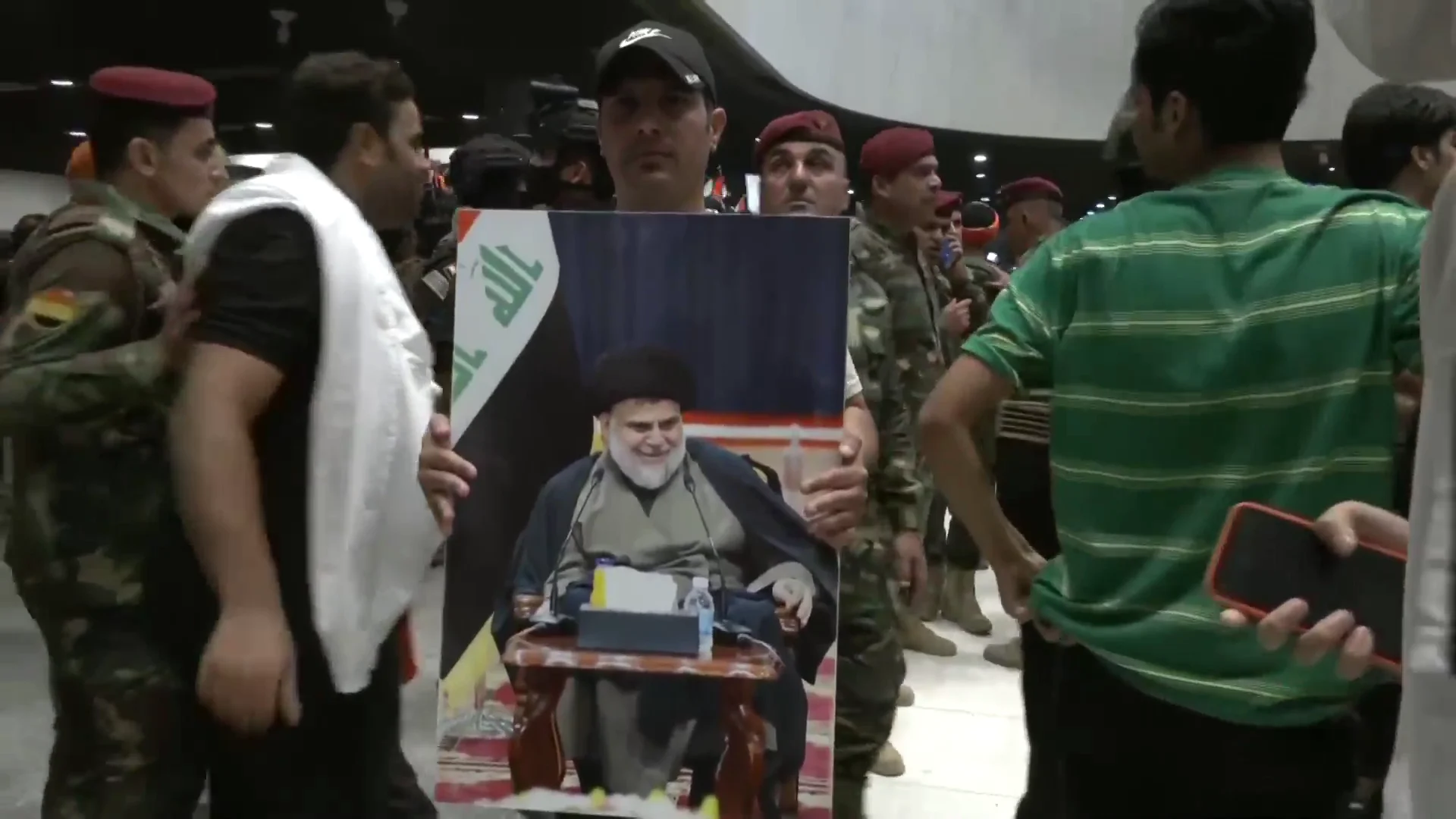 Miles de ciudadanos de Irak protestan por el candidato a ser el nuevo primer ministro del país Miles de ciudadanos de Irak protestan por el candidato a ser el nuevo primer ministro del país