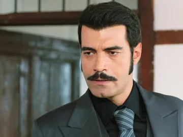 Demir se enfrenta a Ümit y sale toda la verdad a la luz: “Desaparece de mi vida” Demir se enfrenta a Ümit y sale toda la verdad a la luz: “Desaparece de mi vida”