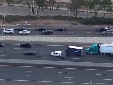 El conductor del camión sembró el caos en las carreteras de Los Ángeles