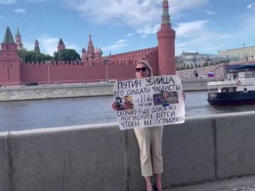 Periodista protesta contra Putin