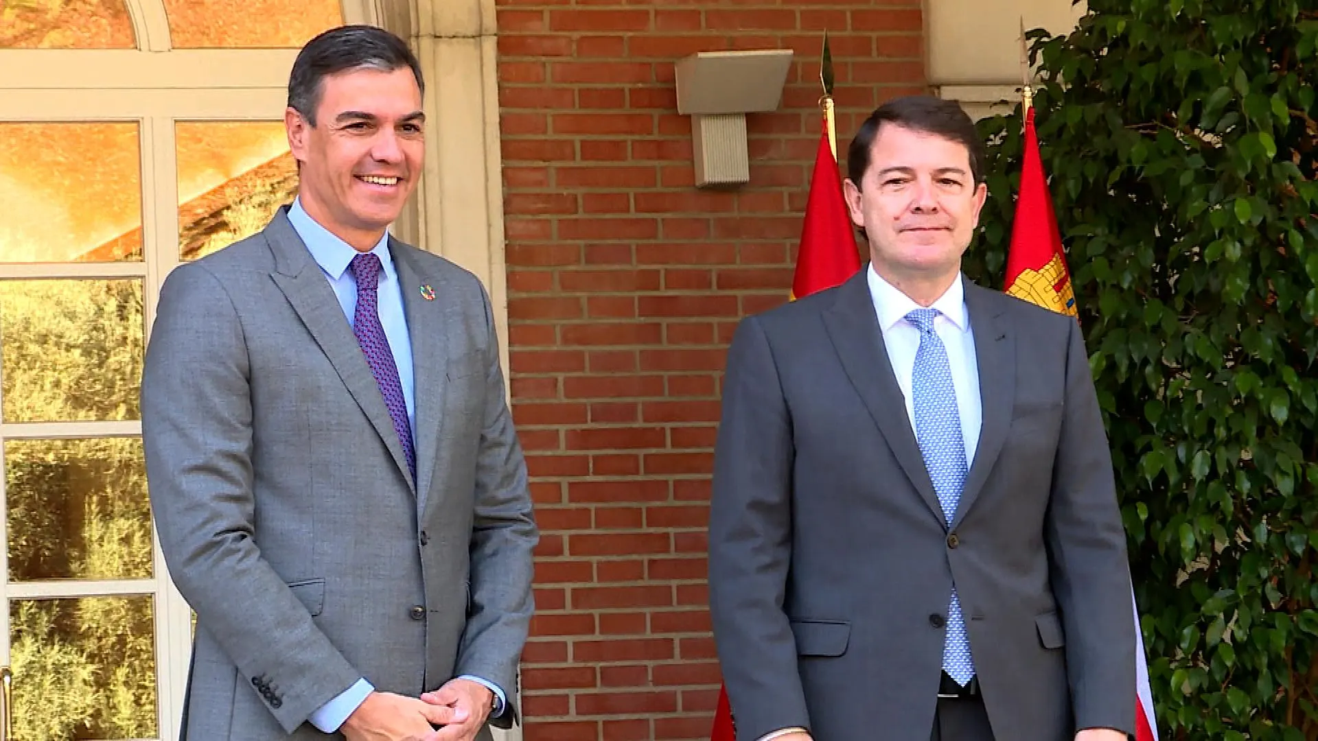 Pedro Sánchez en la Moncloa con el presidente autonómico de Castilla y León, Alfonso Fernández Mañueco Pedro Sánchez en la Moncloa con el presidente autonómico de Castilla y León, Alfonso Fernández Mañueco