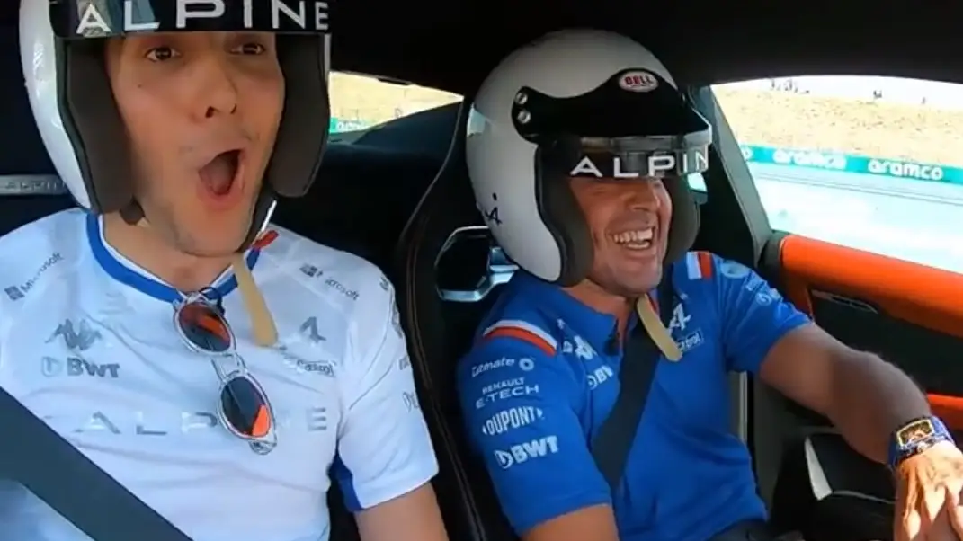 Fernando Alonso y Esteban Ocon en un divertido reto en el Paul Ricard Fernando Alonso y Esteban Ocon en un divertido reto en el Paul Ricard