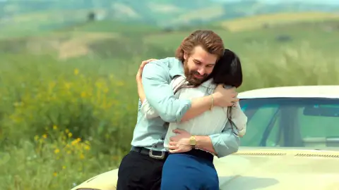 Repasamos la historia de amor entre Fikret y Müjgan en ‘Tierra Amarga' Repasamos la historia de amor entre Fikret y Müjgan en ‘Tierra Amarga'