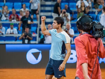 Carlos Alcaraz durante el torneo de Umag