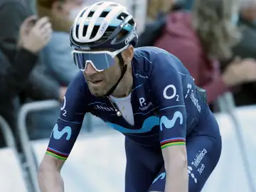 Alejandro Valverde disputará la Clásica de San Sebastián para evitar el descenso de Movistar Alejandro Valverde disputará la Clásica de San Sebastián para evitar el descenso de Movistar