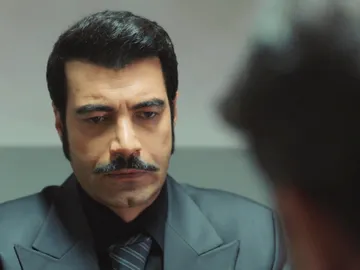 Demir, acusado por el intento de homicidio de Ümit, declara ante la policía Demir, acusado por el intento de homicidio de Ümit, declara ante la policía