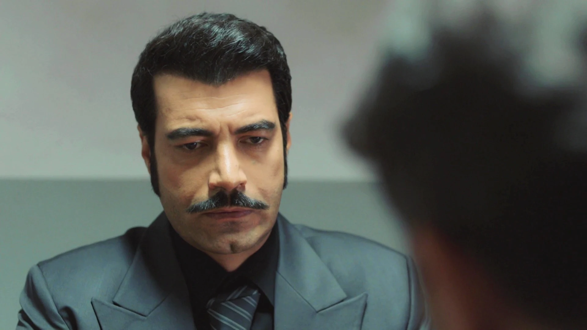 Demir, acusado por el intento de homicidio de Ümit, declara ante la policía Demir, acusado por el intento de homicidio de Ümit, declara ante la policía