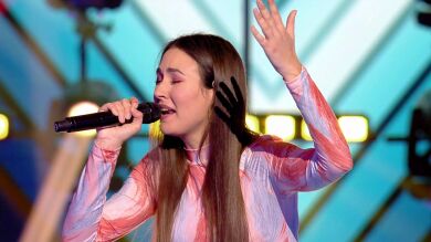 ¡Un loco comienzo! La influencer sorprende con su voz angelical cantando ‘Esta vida loca’