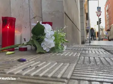 Un hombre mata a puñaladas a su expareja en el centro de Santa Cruz de Tenerife y se da a la fuga Un hombre mata a puñaladas a su expareja en el centro de Santa Cruz de Tenerife y se da a la fuga