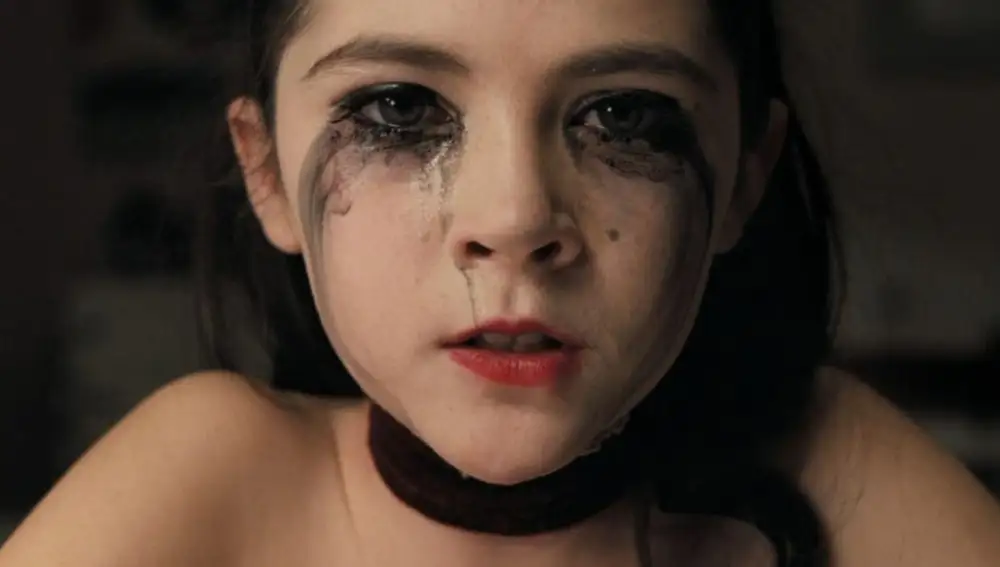 'La Huérfana: Primer asesinato' 'La Huérfana: Primer asesinato'