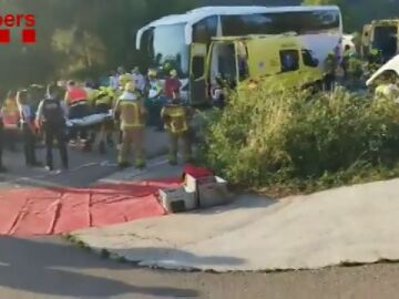 Imágenes del accidente del autobús de pasajeros en Anoia