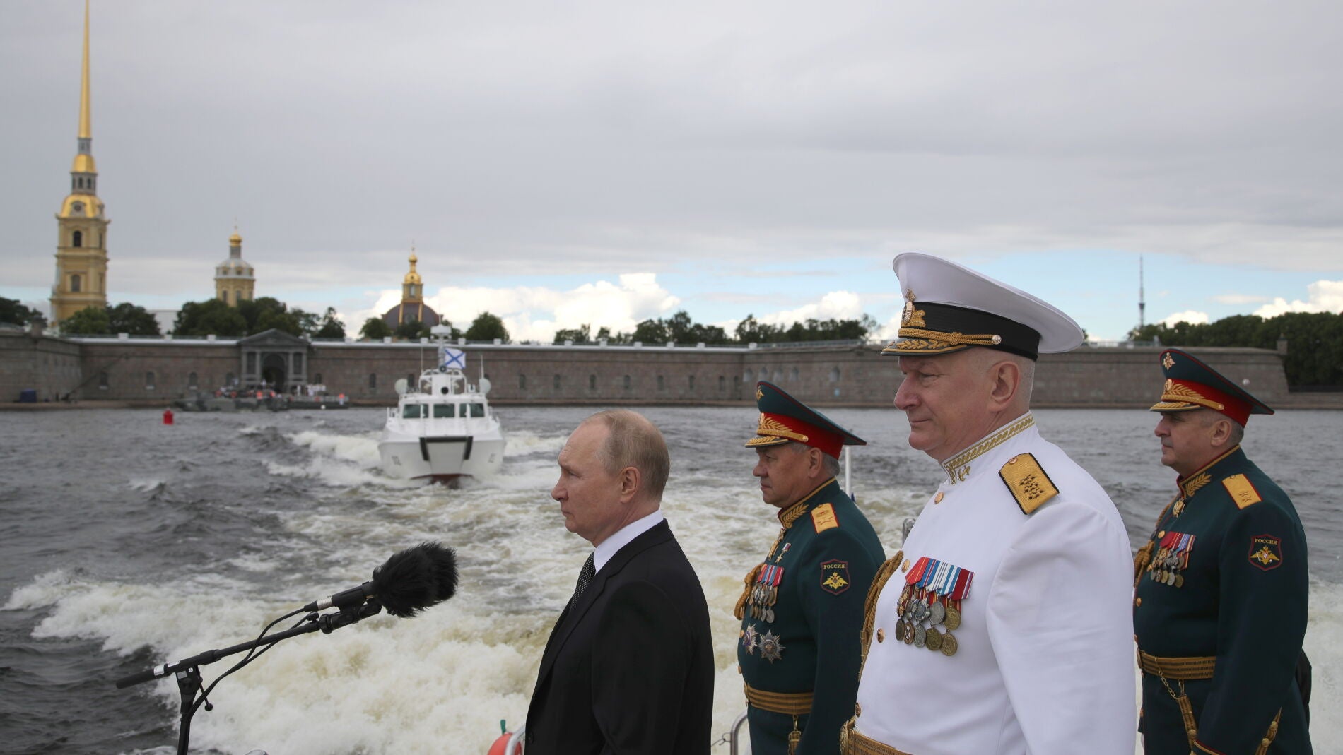 Vladímir Putin Reforzará Su Flota Con Misiles Hipersónicos "en Los ...